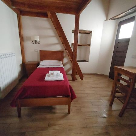 Baselice Borgo Sciugolo Bed & Breakfast エクステリア 写真