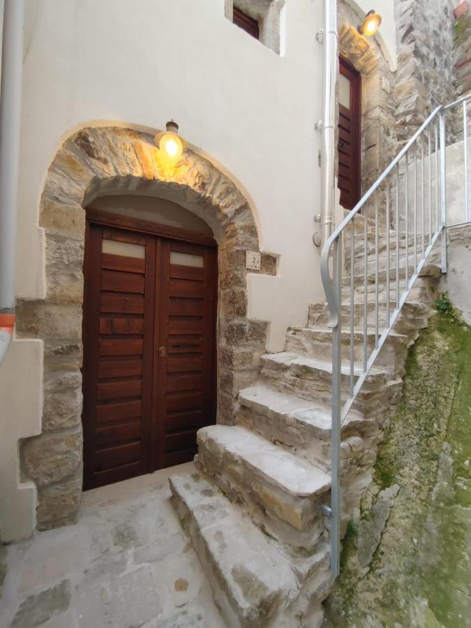 Baselice Borgo Sciugolo Bed & Breakfast エクステリア 写真