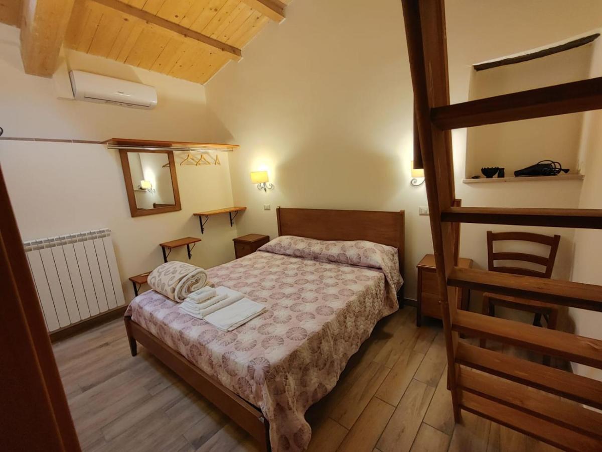 Baselice Borgo Sciugolo Bed & Breakfast エクステリア 写真