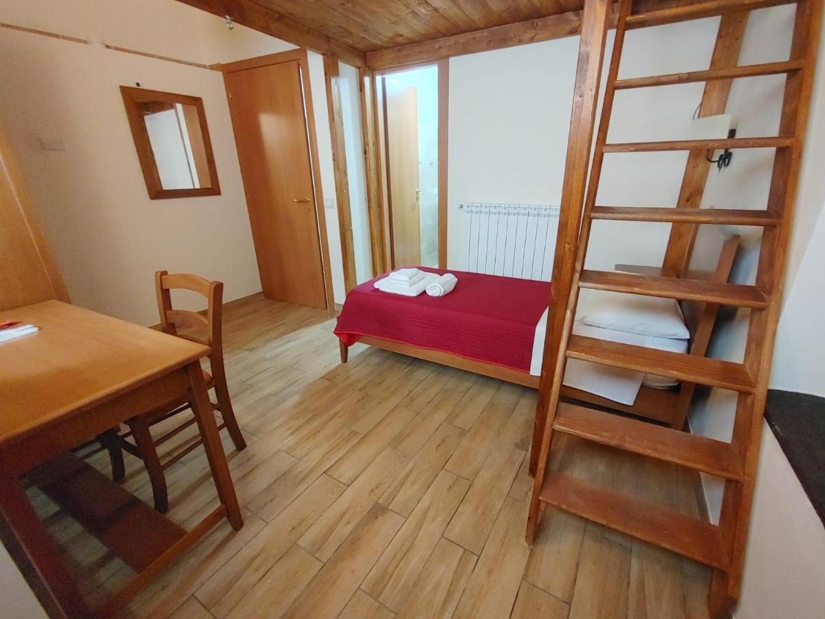 Baselice Borgo Sciugolo Bed & Breakfast エクステリア 写真