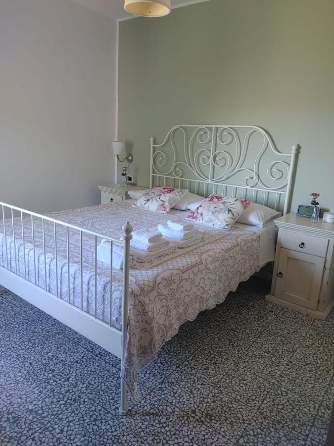 Baselice Borgo Sciugolo Bed & Breakfast エクステリア 写真