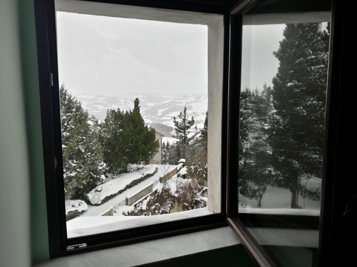 Baselice Borgo Sciugolo Bed & Breakfast エクステリア 写真